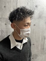 メンズアンダーバーホワイト 南海難波店(Men's _WHITE)&nbsp;フェードカット+波巻きスパイラル+ハイライト