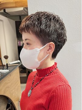 ゴーズゴードットビー 吉祥寺(go s go .b) 【gosgo近藤】刈り上げショート/パーマ/ぱっつん前髪/ピンク