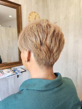 アマル(amar) ツーブロック刈り上げショート