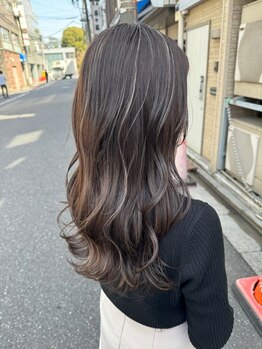 デーノ(de’no)の写真/ハイライトで赤みや黄みを抑えたグレージュ系カラーが人気！あまり思うようなカラーにならない方は是非☆