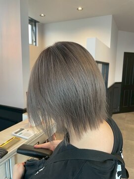 クロエバイラヴィズム 三条店(CLOE by LUVISM) グレージュカラー