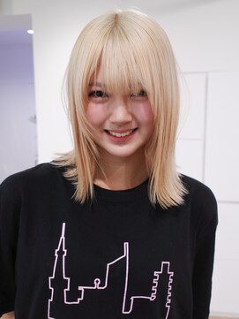 カシェル トウキョウ(Cashel Tokyo) ハイトーンボブ　抜きっぱなし　ブロンド　ホワイトブロンド