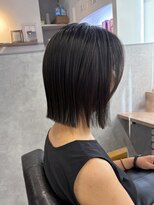 モク(mok)&nbsp;ラフに決まる大人の切りっぱなしボブ