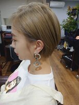 ウィーク 梅田(UiiC)&nbsp;小顔ショート◆大人メルティーカラーベージュ【uiicumedasachi】