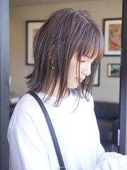 伸ばしかけの方にもおすすめ！切りっぱなしロブヘアー