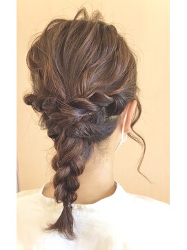 ヘアーメイクアイ(Ai) 編みおろしヘア