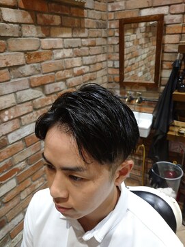 ヒロギンザバーバーショップ 丸の内店(HIRO GINZA BARBER SHOP) ツーブロックなフェード