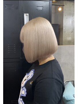 アン(Un) ホワイトベージュ【心斎橋】【ケアブリーチ】