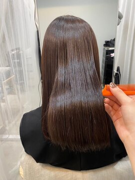 シェルベアー 銀座四丁目(Shell Bear) 縮毛矯正で叶うしなやかロングヘア／銀座