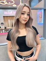 ロンド レア 天神大名店(Lond Le’a) デザインカラー/レイヤーカット/ウェットヘア/オリーブベージュ