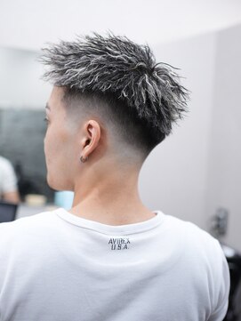 スラッシュ(SLASH) ツイストパーマ/短髪/ホワイトメッシュ/スキンフェード/姫路