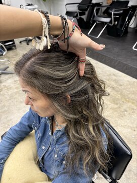 エガオ 藤沢店(EGAO) 【外国人風白髪ぼかしハイライト】