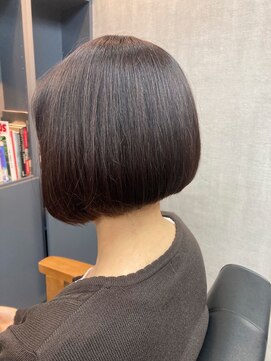 オト(oto) 上品＆洗練された大人のコンパクトボブ