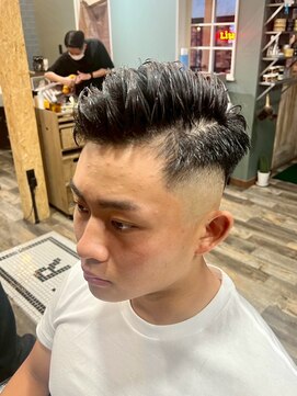 スタンドバーバー 柏(STAND BARBER) スペインカール／スパイキーショート/ブルーブラック/柏