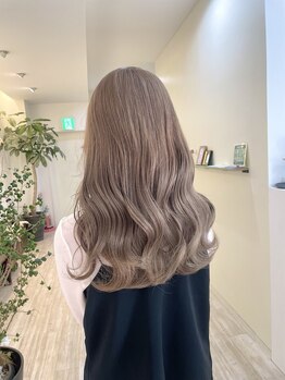 ウタタリトゥリ(Utata literie)の写真/こなれ感の出るイアリングカラーが得意◎トレンド感×似合わせで今までにない自分だけの可愛さに出会える♪