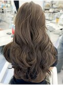 ヘーゼルベージュ　ブリーチなし　レイヤーカット　海外風