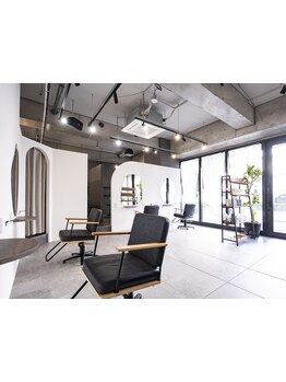 【小人数×落ち着ける空間】人の目を気にせず寛ぐ極上時間◇髪質改善に特化した、落ち着く上質サロン＊