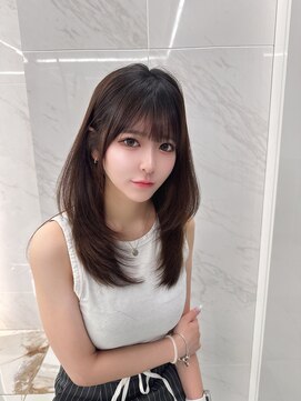 キティー サカエ(kiti SAKAE) レイヤーカットミディアムレイヤー顔周りレイヤーハッシュカット