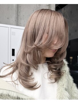 ヌエン 渋谷(NU/EN) ミディアムバタフライレイヤーカット/海外風ハイレイヤーカット