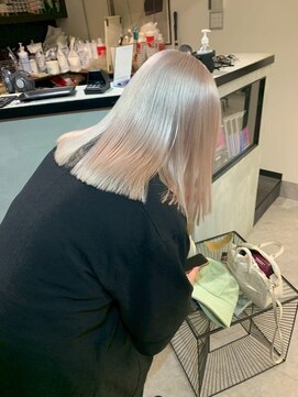 ペレ 原宿(PELE) ダブルカラー/ケアブリーチ/羽エクステ/原宿