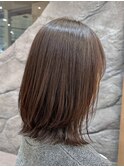 表参道酸性ストレート艶髪ミディアムレイヤーアッシュグレー30代