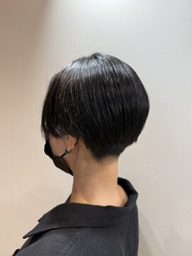 ロッカ(ROCCA) バッサリ刈り上げショート