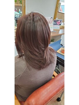 フィカス(Ficus) フェミニンレイヤースタイル