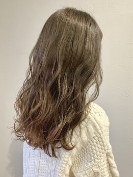 エトランジェ(Etrange) 20代30代人気モカベージュ／ナチュラルブリーチなし透明感カラー