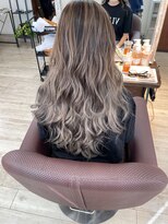 ヘアー アトリエ アンジー(Hair Atelier Angee)&nbsp;シルバーグレージュのバレイヤージュカラー