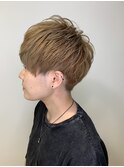 ハイトーン刈り上げショート