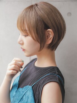 カライング(ing) 大人可愛い20代30代40代黒髪前下がりひし形小顔ボブ丸みショート