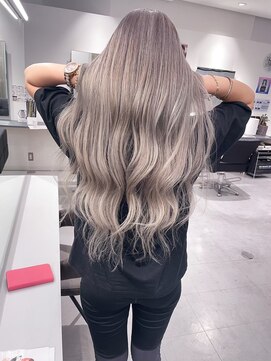 キング 枚方店(K!ng) 【枚方、高槻、梅田】シルバーアッシュ