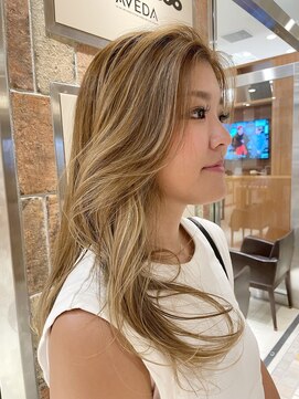 ピークアブー アヴェダ アトレ恵比寿(PEEK-A-BOO AVEDA) くびれヘア　ベージュ　ギャルカラー　グラデーションハイライト