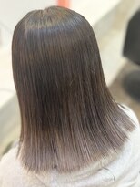 エルバイラビス 大宮(elu by lovis)&nbsp;グレーベージュ/レイヤーロング/アッシュカラー/前髪パーマ