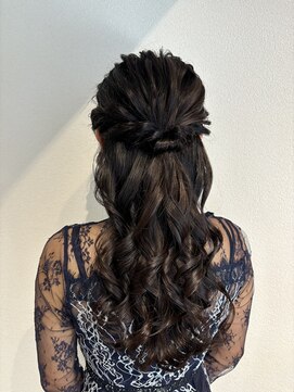 ベルバイリトル(belle by little) ハーフアップアレンジ