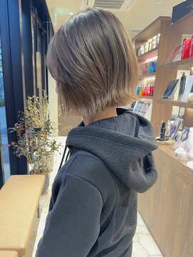 ジアン バイ ミルボン 西宮ガーデンズプラス(GIEN by milbon) ミディアムレイヤー切りっぱなしボブ