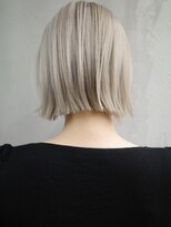 ギークス(GEEKS)&nbsp;【GEEKS渋谷】ホワイトブリーチ/冬カラー/20代30代/ミニマルボブ