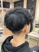 アルターリール(aL ter Rire)&nbsp;MEN’S HAIR/サーフカール/刈り上げセンターパート/中村