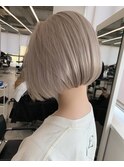 ハイトーンボブ/ホワイトミルクティーカラー/ブリーチカラー