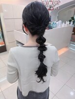 オフ(off)&nbsp;編みおろしヘア×お呼ばれヘアセット｜結婚式｜ロングアレンジ