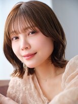 キネン バイ ツリー 宇都宮(kinen by tree)&nbsp;エフォートレスミディアムくすみベージュの抜け感レイヤー