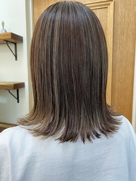 メイクス 表参道(MAKE'S omotesando) ハイライトカラー/外ハネミディアム/切りっぱなしボブ