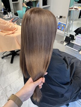 リーホリエ(Lee Horie) 【Rie】うるつやベージュカラー