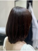 レッドブラウンで艶髪ボブに