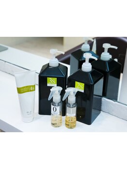 当店自慢の豊富なトリートメントメニューで髪に潤いを♪ダメージを補修して、思わず触れたくなる美髪に☆