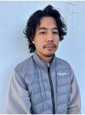 遊び心を忍ばせたパーマスタイル