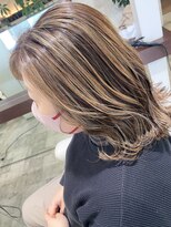 プレフェレプレフェ(prefere prefe)&nbsp;白髪ぼかしハイライト×くびれミディアム