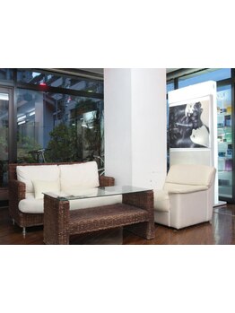 《カット\4400》大型店が苦手な方にオススメ☆ゆったりとした空間で、癒しのサロンタイムを◎