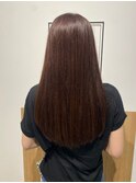 ツヤが映えるブラウンストレート