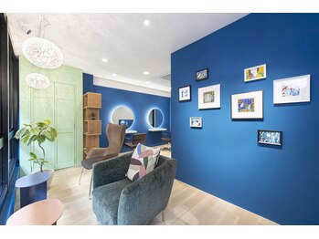 風の中の髪　ヘナ＆カラーサロン